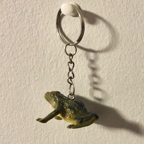 Frog Toy Keychain - Picture 2 of 4